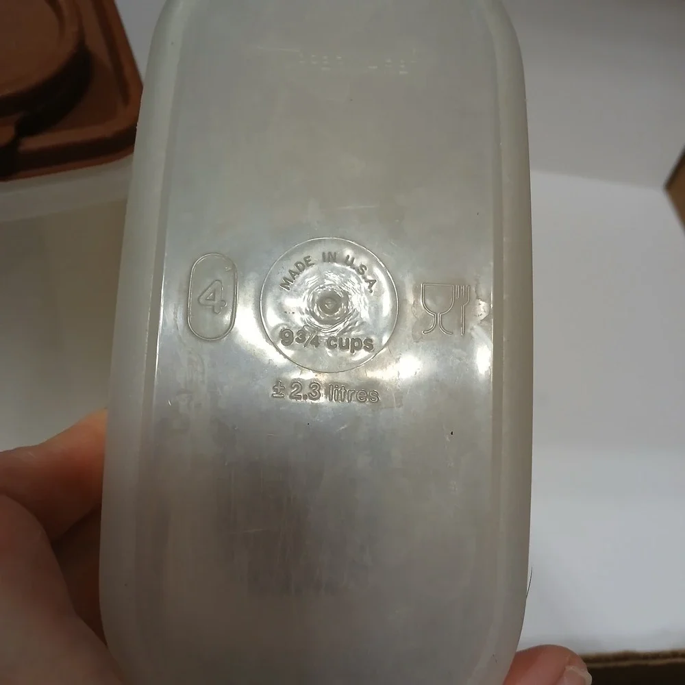 Tupperware Vintage Store N Pour Cereal Keepers Set 2 Brown Lids 509-11 9.75 Cup